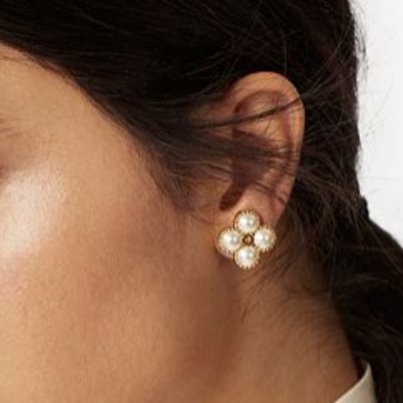Tory Burch Rope Clover Pearl Stud Earrings - Picture 3 of 3